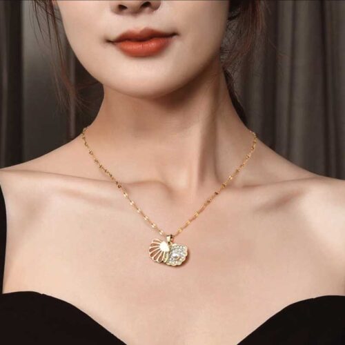 Jhinuk Locket