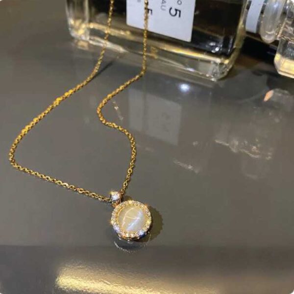 Round Moving Locket